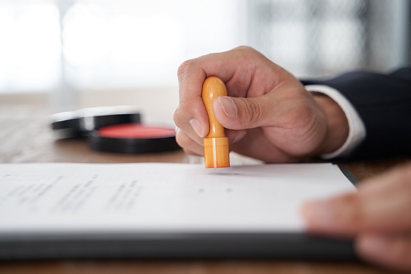 イメージ：消印とは？切手・収入印紙でいつ押されるか、押す目的をわかりやすく解説！