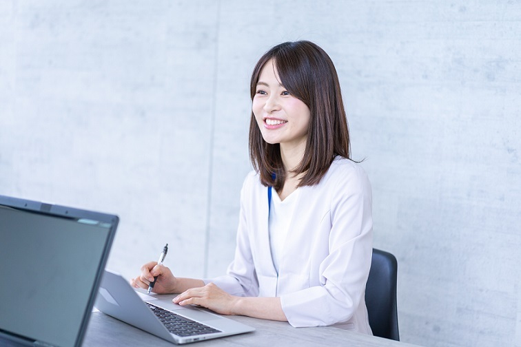 イメージ：取締役会議事録を電子化するためには？電子署名付与の必要性や注意点を解説