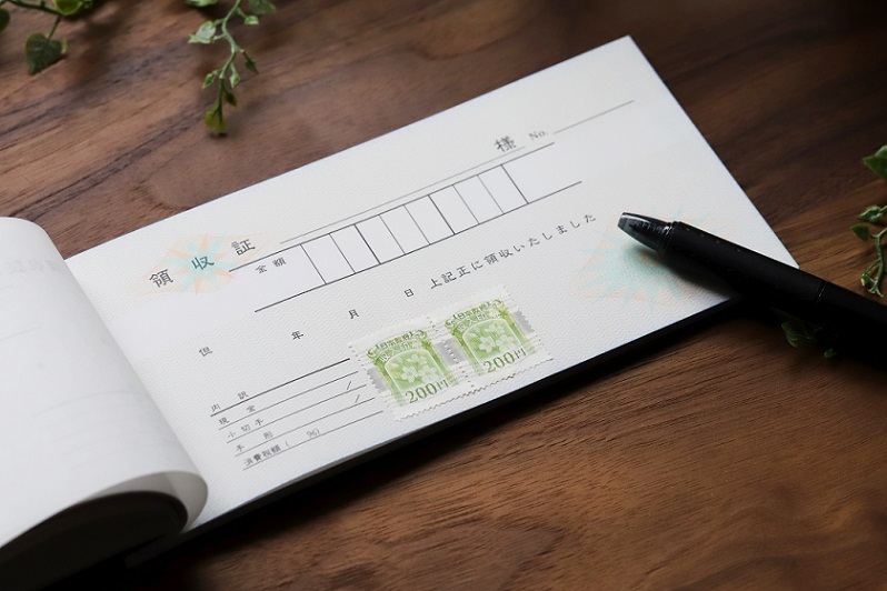 イメージ：収入印紙とは？契約書への添付要否や印紙税法との関連をわかりやすく解説！