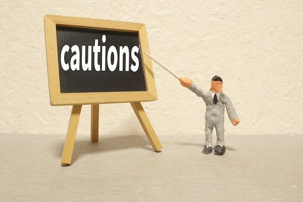 イメージ： 勤怠管理システム導入による注意点