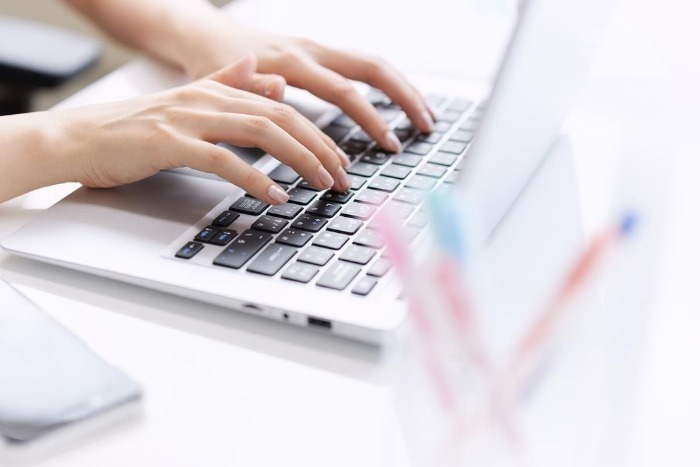 イメージ：顧客管理システム導入時の2つの注意点