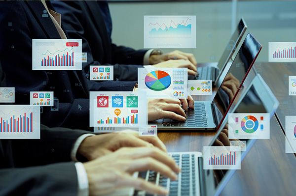 イメージ：DXが働き方改革を実現する手段になる！導入方法や成功事例を紹介