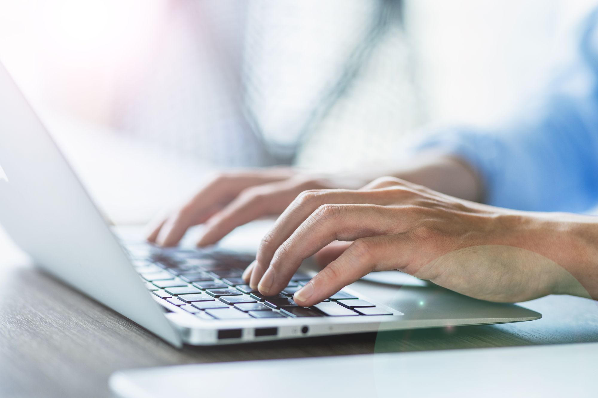 イメージ：IT導入補助金でパソコンを購入する8ステップ！注意点や3つの自治体の事業を解説