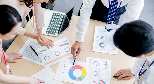 【解決策】業務の属人化を解消する方法4選！詳しい概要や4つの発生原因について解説