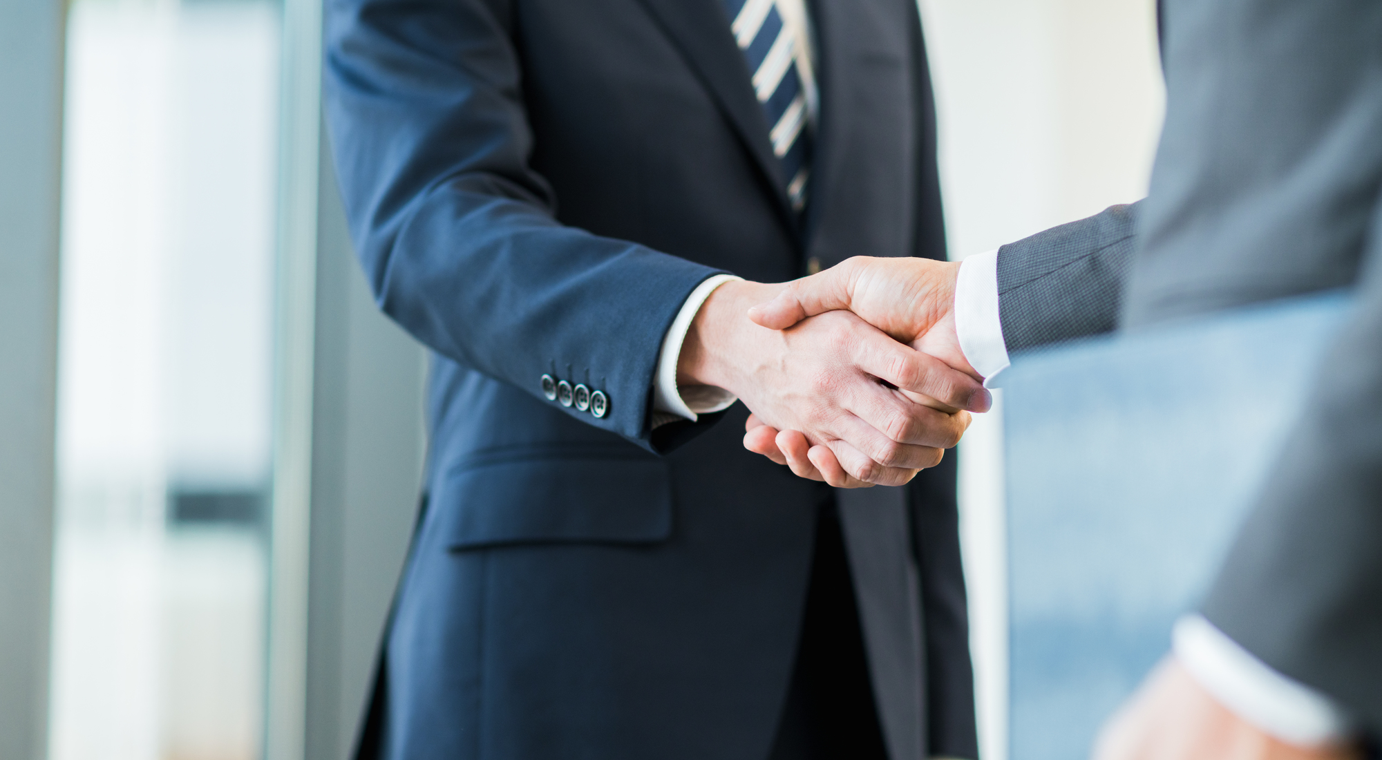 イメージ：インボイス制度の登録番号を取得し顧客との関係を継続しよう