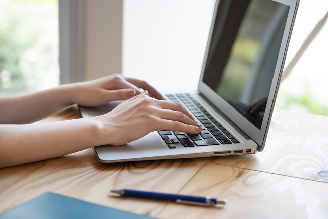 イメージ：IT導入補助金でパソコンの購入費用を申請する8つの手順