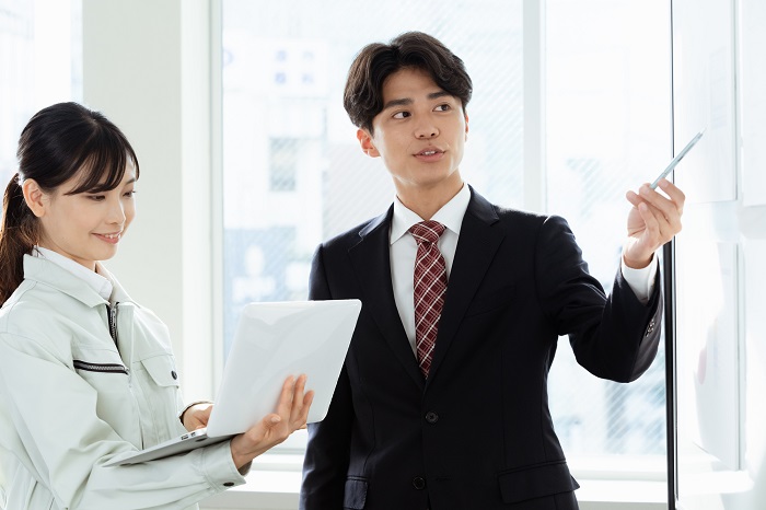 イメージ：生産性向上のためにITツールを選ぶ4つのポイント