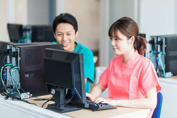 イメージ:医療機関でRPAを利用する際の3つの注意点