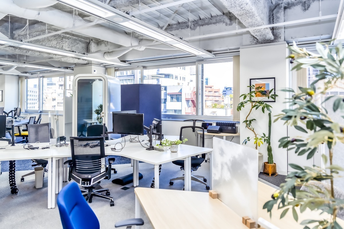 イメージ：ネットワークスイッチとは相手を指定してデータを転送する機能！3つの区分と追加機能も解説