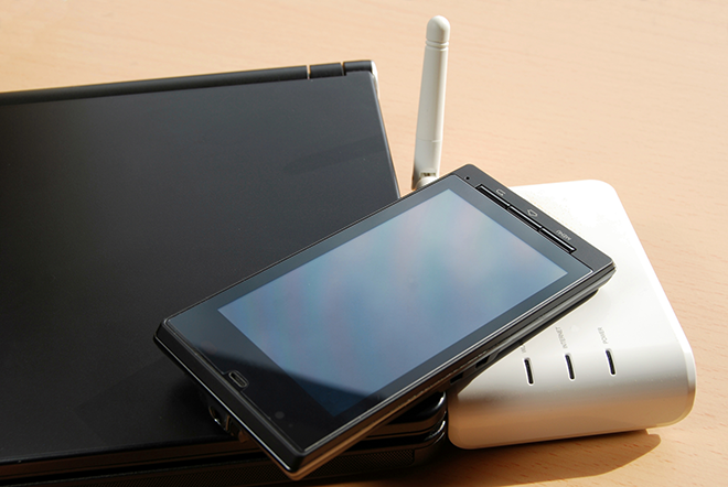 イメージ：無線LANのメリット・デメリット