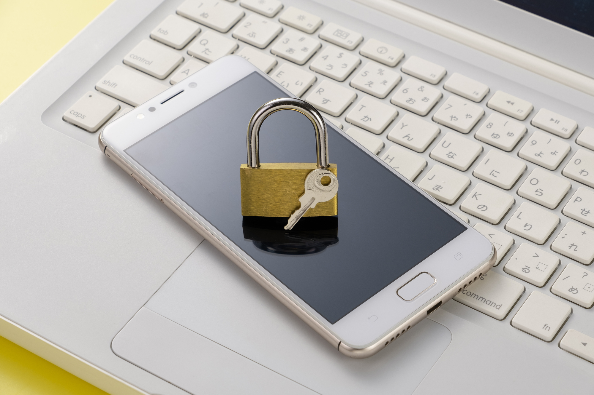 イメージ：不正アクセスは悪意ある第三者が企業の内部へ侵入する行為！未然に防ぐ対策7選を解説