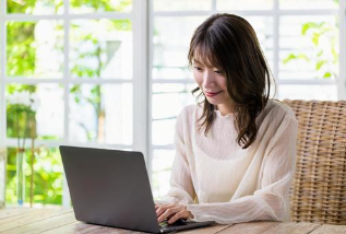 イメージ:部屋探しの際、ネット環境を重視する人が6割超え。 空室対策の定番に