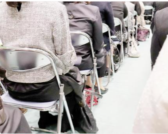 イメージ：先輩も進学していないので受験対象から外れていく