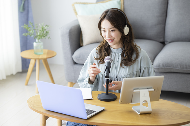 イメージ：スマートフォン・タブレットスタンド