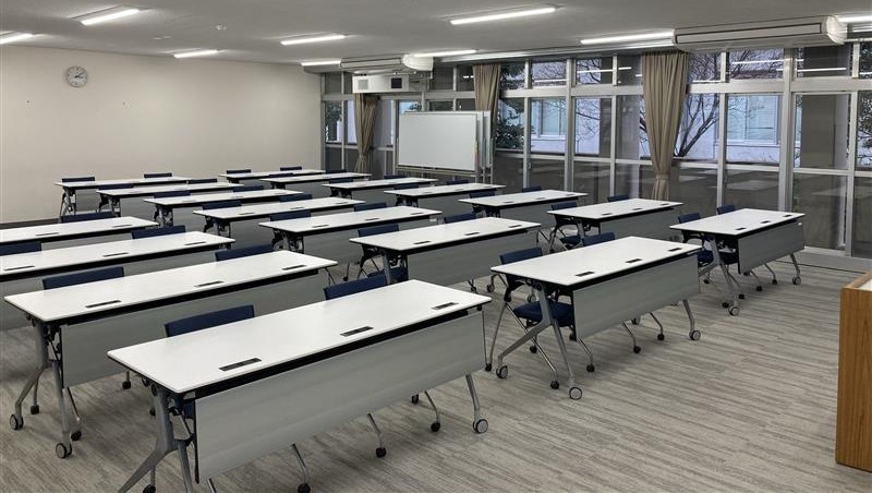 2名掛け15台（70㎡）