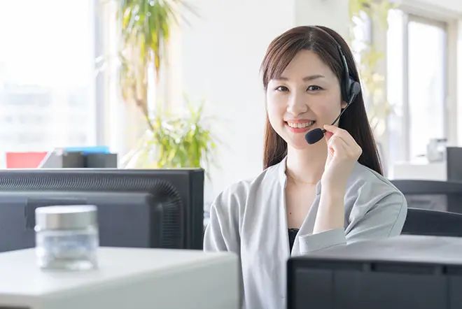 イメージ：固定電話で使えるハンズフリーの手段とは？おすすめのヘッドセットやつなぐ方法も解説