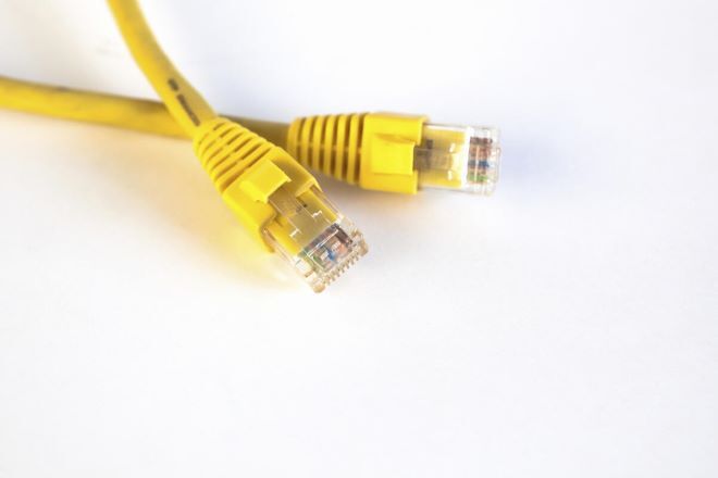 【保存版】ネットワークケーブルを選ぶ際の6つのポイント！通信速度を確認する方法も紹介