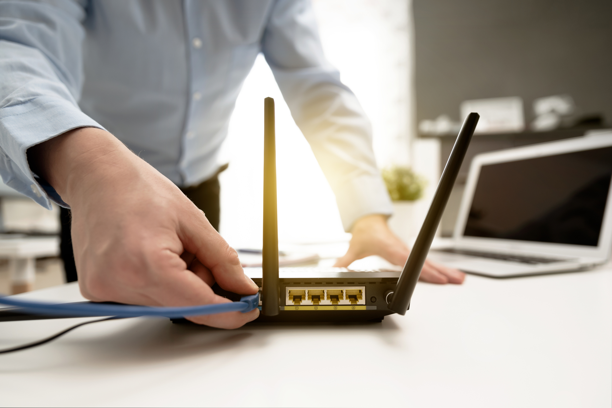 【保存版】ルーターの設定から接続までの3ステップ！必要な5つの機器と4つの注意点を解説