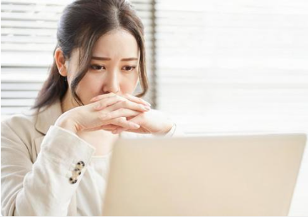 自宅の通信速度が遅いと、テレワークの効率も落とす